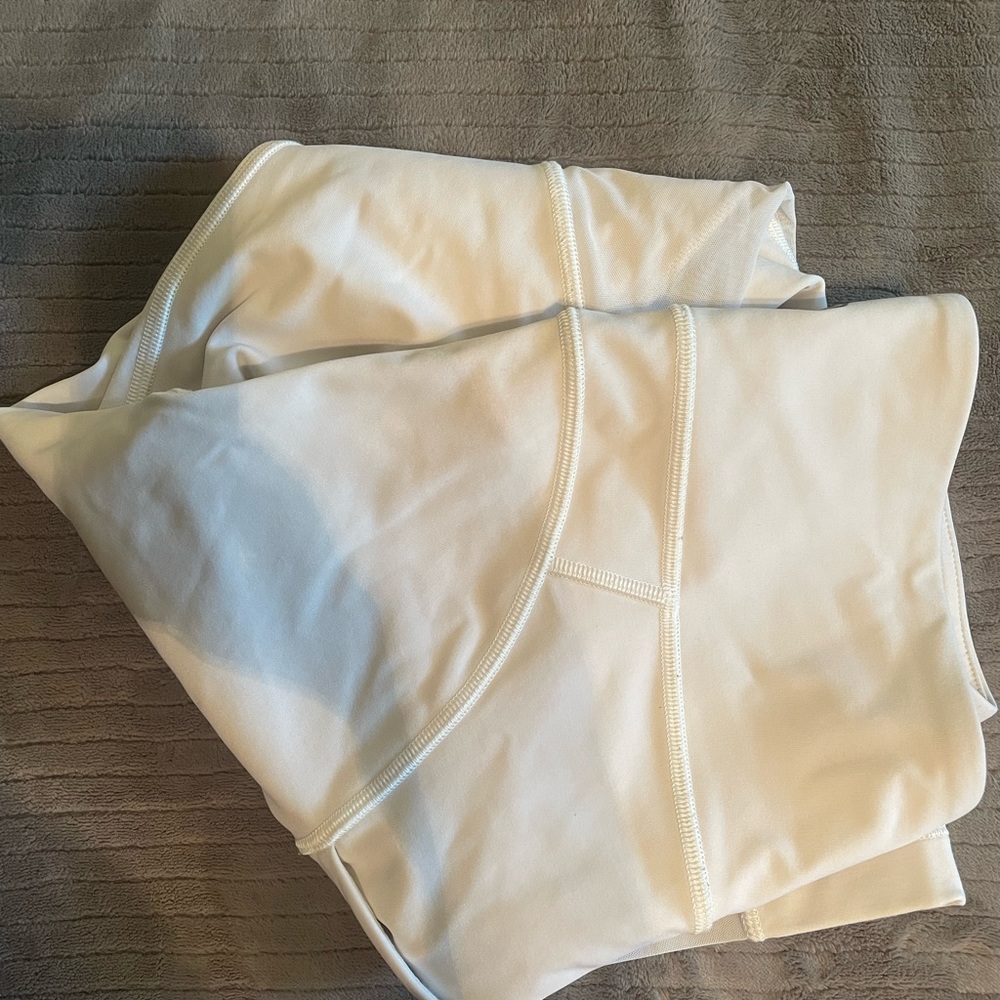 Lululemon crop leggings size 6